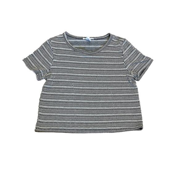 Caution to the Wind baby crop tee black and white geo print size L - Picture 1 of 4